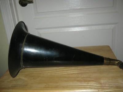 Collumbia Phonograph Horn