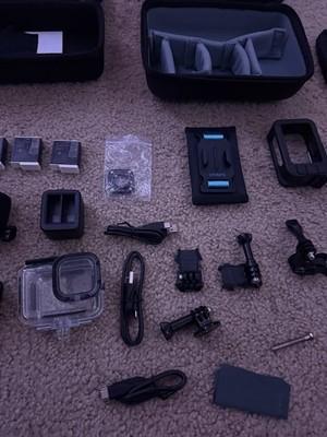 GoPro HERO11 Black with Accessories  - 18