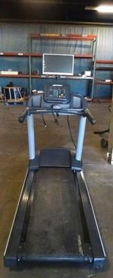 LIFE FITNESS TREADMILL AXS19HD WIDESCREEN LED