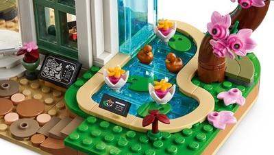 New, Sealed LEGO® Friends Set 41757 - Botanical Garden - 10