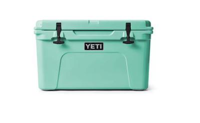 New YETI Tundra 45 Cooler 23 lbs Free shipping