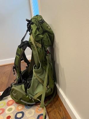 Osprey atmos ag green 65L  S/M Used once - 2