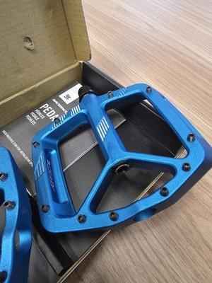 Race Face Aeffect R Pedals Blue MTB Mountain Bike
