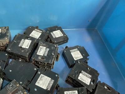 SIEMENS CIRCUIT BREAKERS - 4