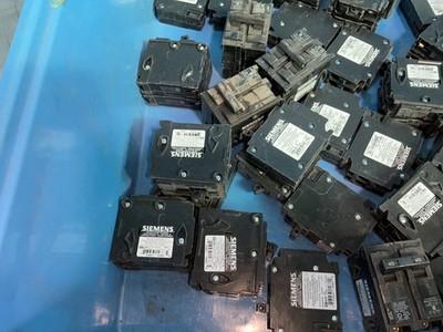 SIEMENS CIRCUIT BREAKERS - 5