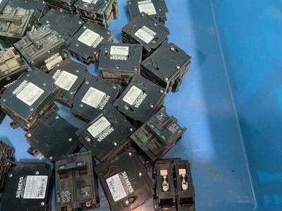 SIEMENS CIRCUIT BREAKERS - 6