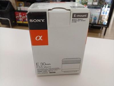 SONY SEL30M35 Lens