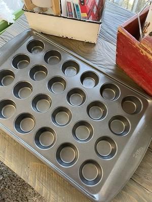 Wilton Non-Stick 24 Count Mini Cupcake/ Muffin Pan