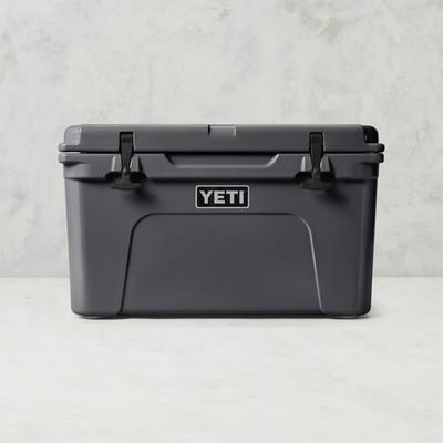 YETI Tundra Cooler size 65