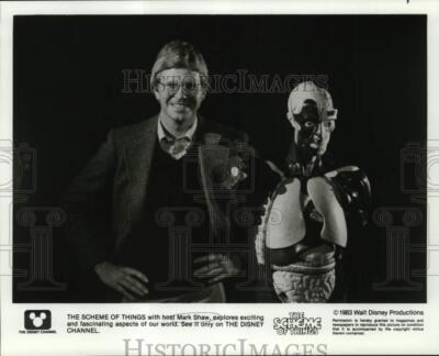 1983 Press Photo "The Scheme of Things" with Host Mark Shaw - nop82983