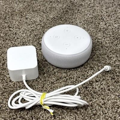 Amazon Echo Dot 3rd Gen C78MP8 Alexa Smart Speaker White w/ Power Adapter