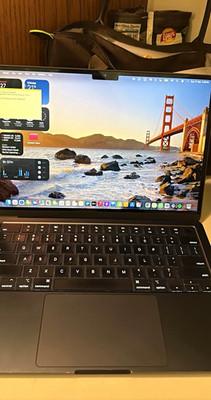 Apple MacBook Air 13.6 in Gray M2 8GB RAM 256GB SSD USB-C 2022