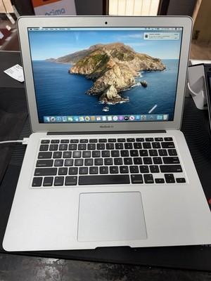 Apple MacBook Air 13 inch 2012 / i5 / 4GB RAM 960GB Solid State SATA Drive / 1V1