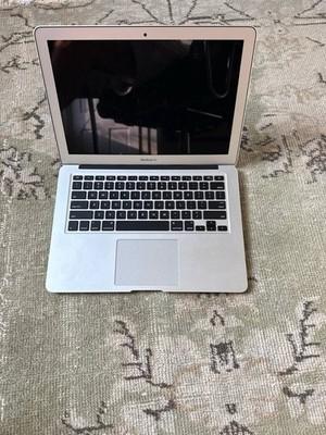 Apple MacBook Air 13in A1466 i5 4GB RAM 128GB SSD 30 Cycles Charger Bundle