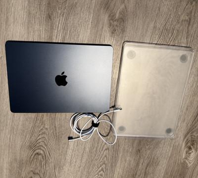 Apple MacBook Air 2022 13.6 -inch M2 Chip 24GB 1TB SSD BH 91% A- Condition