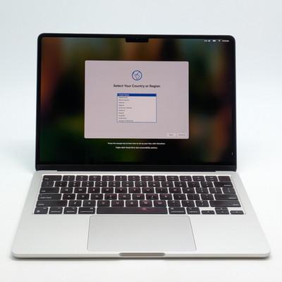 Apple MacBook Air 2022 13.6" M2 8-Core 256GB SSD 8GB RAM 8-Core macOS