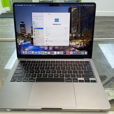 Apple Macbook Air M2 2022-13.6" 8GB RAM- 256GB SSD - GRADE A