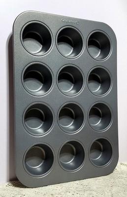 Calphalon Nonstick Bakeware 12 Cupcake Muffin Pan Gray