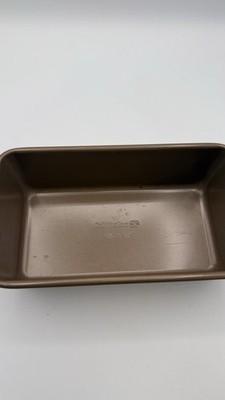 Calphalon Nonstick Bakeware 8-1/2" x 4 1/2" Medium Loaf Pan