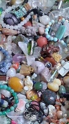 CRYSTAL CONFETTI OVER 1 POUND! NICE VARIETY OF SURPISES AND MORE!! GREAT GIFTS!
