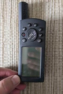 Garmin GPS III 3 PLUS Handheld Hiking GPS Navigation Personal Navigator untested