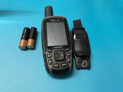 Garmin GPSMAP 62st - GPS navigator - hiking W/BATTERIES (SCRATCHED SCREEN) READ
