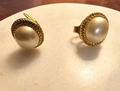 Gold Tone White Simulated Pearl Round Stud Earrings Screw Back Bezel Set