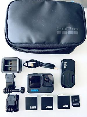 GoPro HERO11 Black Camera Bundle Case Batteries Dual Charger USB-C Grip/Tripod