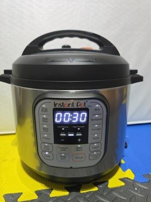Instant Pot 112-0170-01 - 6Qt Duo Pressure Cooker - Silver