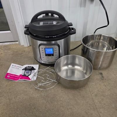 Instant Pot Duo 80 V5 8 Qt 7-in-1 Electric Pressure Cooker Tested Working