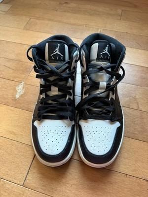 Jordan Air Jordan 1 Mid men's Black/White Mid-Top Leather Sneakers