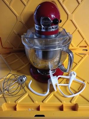 KITCHEN AID KSM150PSER ARTISAN SERIES 5 QUART TILT-HEAD MIXER - Empire Red