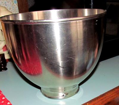 KITCHENAID 4.5 QT K45 STAINLESS STEEL TWIST LOCK W/ HANDLE MIXING BOWL