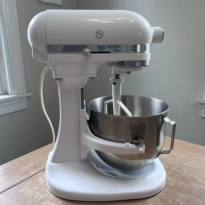 KitchenAid 5.5 Qt Bowl-Lift Stand Mixer White Millennium Edition KSM55MEWH