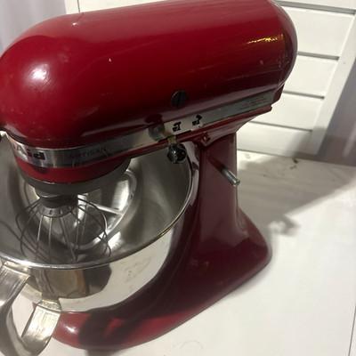 KitchenAid Artisan 5 Qt Tilt-Head Stand Mixer Red 10-Speed, KSM150PSER