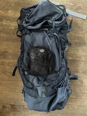 Large Osprey Atmos AG 65 Men's Backpacking Backpack With raincover