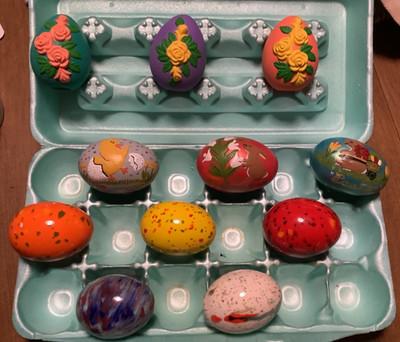 Lot of 11 Vintage Hand-Painted Ceramic Easter Eggs Spring Speckled Glazed 1983