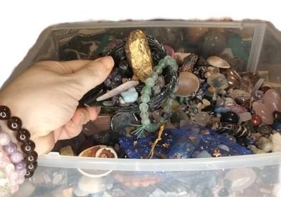 Luxe 1.5 lb Crystal Confetti Scoop- Premium Mystery Scoop With Free Gifts