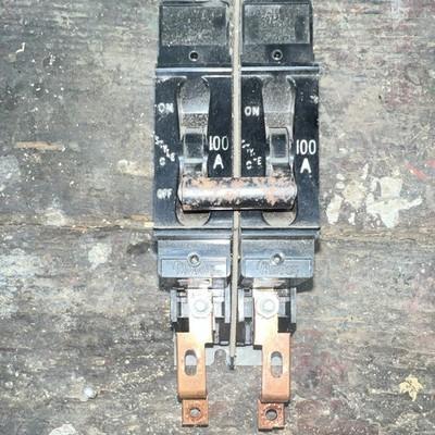 Murray 100A 240v main breaker
