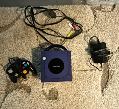 Nintendo GameCube Purple Console Bundle w/ Controller, AV & Power Cords