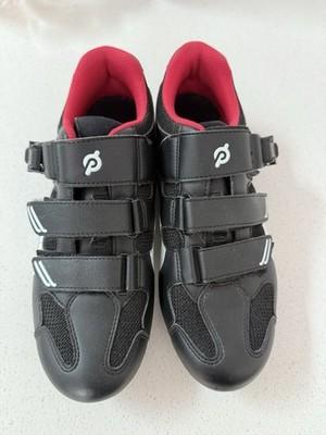 Peloton cyclingShoes Size 39 or women’s 8 barely worn.