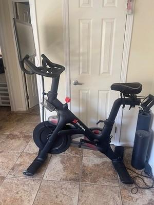 Peloton Indoor Stationary Exercise Bike (3rd Generation) Touchscreen + Weights