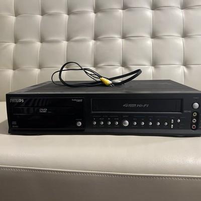 Philips DV910VHS Video Cassette Recorder DVD / VHS Combo w/ AV Cable