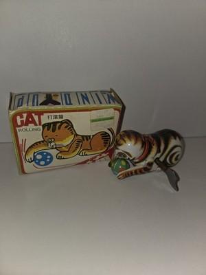 Rolling Cat Wind-up Toy Lithographed Tin Works with Key and Box 4" Works!