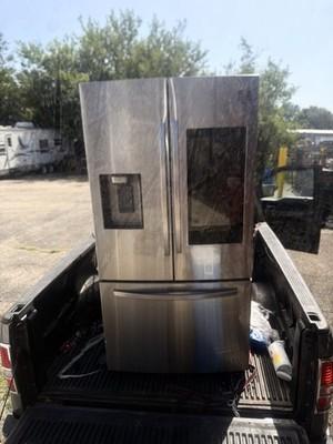 Samsung 25.1cu.ft. French 3-Door Refrigerator with Family Hub - Stainless Steel