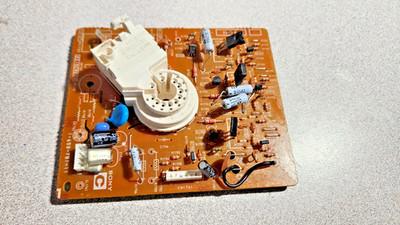 SONY C BOARD (CRT) OEM A-1335-516-A OR A-1335-068-A USED IN 27" & 32" MODELS