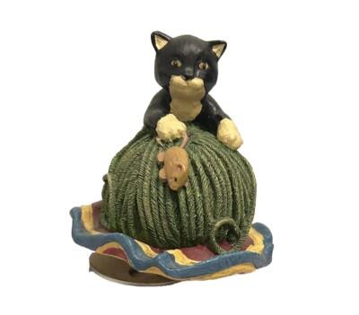 Vintage What New Pussy Cat Rotating Music Box Cat & mice Playing With Wool Ball