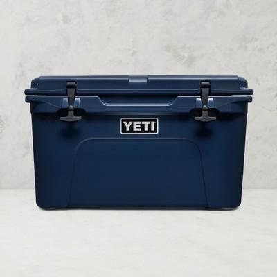 YETI Tundra 35 Hard Cooler Portable Camping Ice Chest Brand New